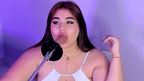 madissonlee__ online show from November 29, 7:29 pm