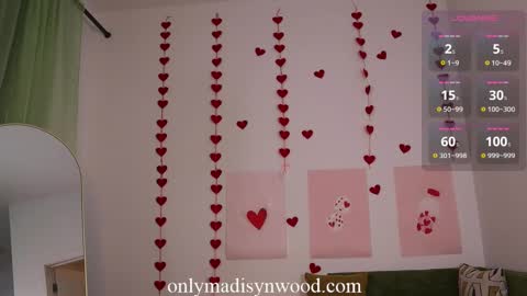 Snapshot of madisynwood chatting on February 13, 1:19 am Madisyn Wood online show from February 13, 1:19 am