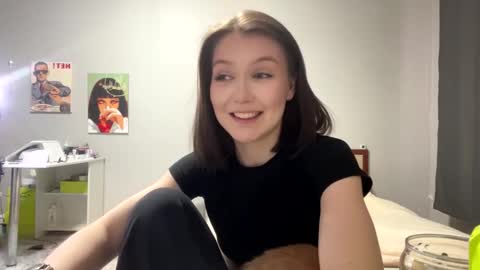 Mary online show from March 27, 2:07 pm