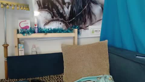 Snapshot of madoka_xxx chatting on January 16, 1:27 am Elizabeth online show from January 16, 1:27 am