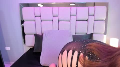 Snapshot of mady_collins chatting on September 26, 12:03 pm mady_collins online show from September 26, 12:03 pm