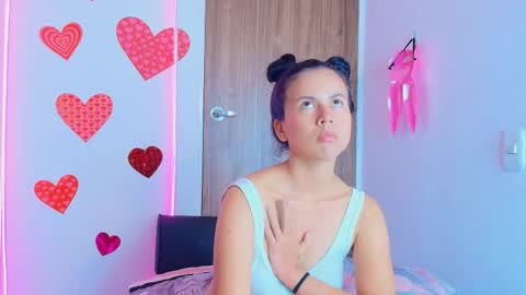 Snapshot of mady_gh chatting on October 15, 5:32 am mady online show from October 15, 5:32 am