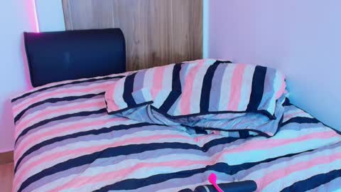 Snapshot of mady_gh chatting on October 5, 5:34 am mady online show from October 5, 5:34 am