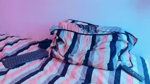 Snapshot of mady_gh chatting on September 22, 4:11 am mady online show from September 22, 4:11 am