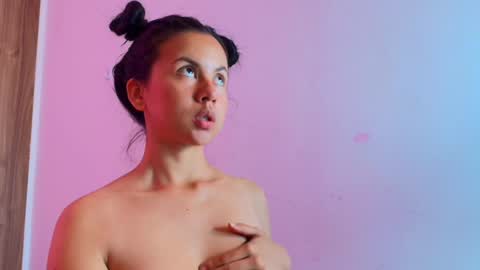 Snapshot of mady_gh chatting on October 3, 5:23 am mady online show from October 3, 5:23 am