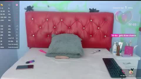 Snapshot of madyfox chatting on October 29, 3:14 pm madyfox online show from October 29, 3:14 pm