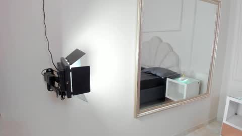 madyscarlett online show from October 10, 11:59 am