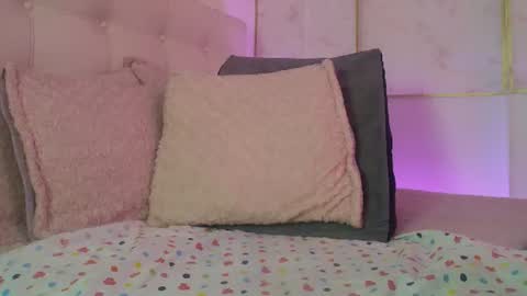 madysson__js_ online show from July 8, 5:37 pm