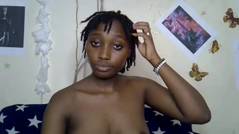 Maee online show from January 11, 7:30 pm