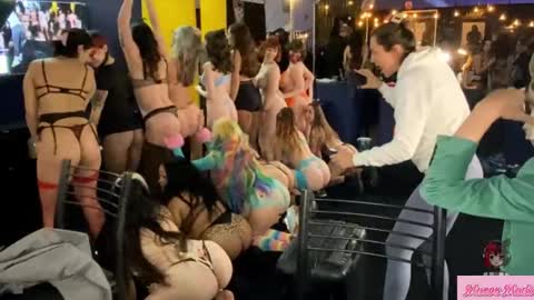 Meaves online show from February 8, 2:26 am