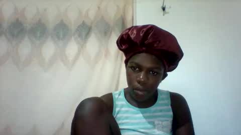 maevre_ online show from February 24, 3:05 am