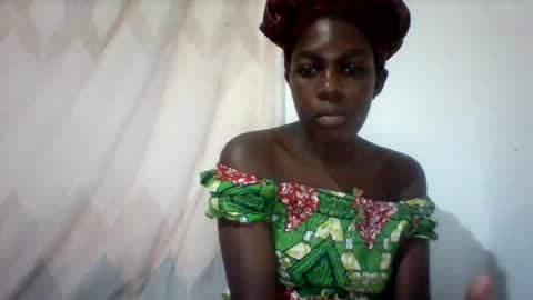 maevre_ online show from February 15, 7:46 pm