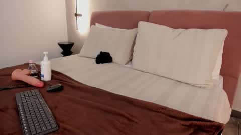  Mafe Santorini  online show from September 21, 5:44 pm