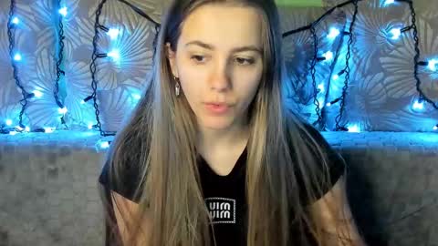 Snapshot of maggiecake chatting on February 24, 5:19 am Maggie online show from February 24, 5:19 am