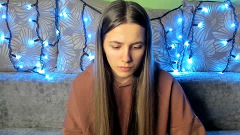 Snapshot of maggiecake chatting on December 27, 1:00 am Maggie online show from December 27, 1:00 am