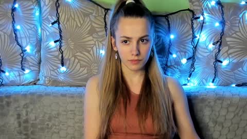 Snapshot of maggiecake chatting on January 22, 1:42 am Maggie online show from January 22, 1:42 am