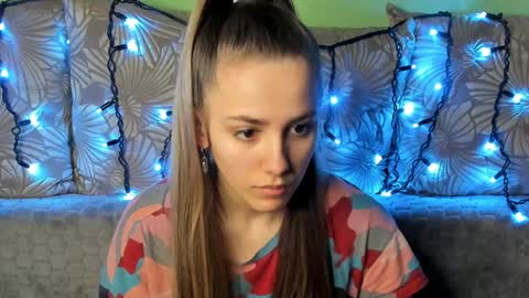 Snapshot of maggiecake chatting on February 1, 3:41 am Maggie online show from February 1, 3:41 am