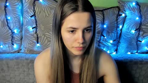 Snapshot of maggiecake chatting on January 25, 2:15 am Maggie online show from January 25, 2:15 am