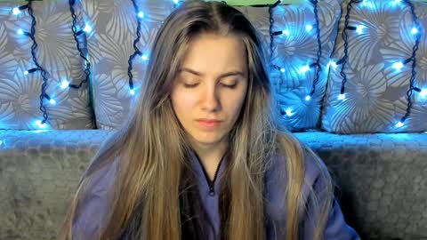 Snapshot of maggiecake chatting on December 10, 12:39 am Maggie online show from December 10, 12:39 am