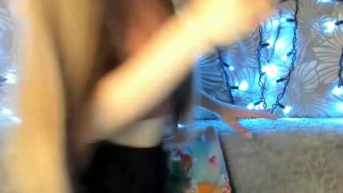Snapshot of maggiecake chatting on February 14, 1:34 am Maggie online show from February 14, 1:34 am