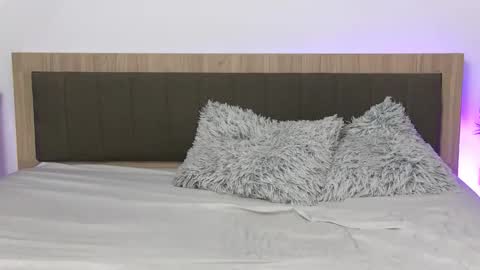 MaggieDevon online show from October 24, 7:59 am