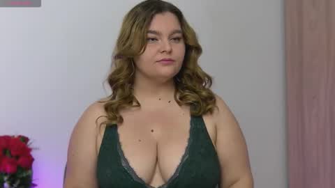 MaggieDevon online show from September 21, 7:29 am