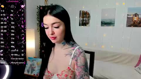 Snapshot of magic_alie chatting on February 25, 8:00 pm Magic Allie online show from February 25, 8:00 pm