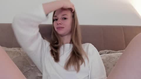 Snapshot of magic_couple13 chatting on October 21, 12:42 pm Alice online show from October 21, 12:42 pm