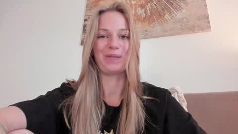 Snapshot of magic_couple13 chatting on October 22, 12:43 pm Alice online show from October 22, 12:43 pm