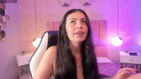Snapshot of magic_fernanda chatting on February 21, 9:11 pm Fer online show from February 21, 9:11 pm