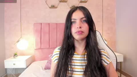 Snapshot of magic_fernanda chatting on March 4, 8:38 pm Fer online show from March 4, 8:38 pm