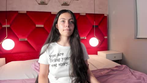 Snapshot of magic_fernanda chatting on February 5, 9:40 pm Fer online show from February 5, 9:40 pm