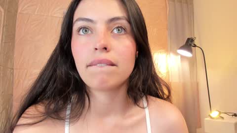 Snapshot of magic_fernanda chatting on January 28, 10:12 pm Fer online show from January 28, 10:12 pm