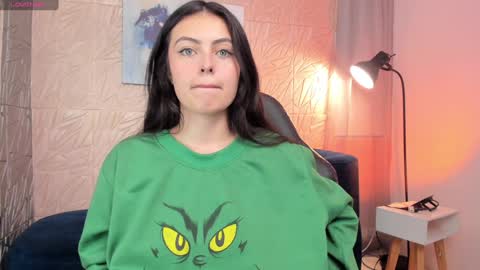 Snapshot of magic_fernanda chatting on December 16, 9:41 pm Fer online show from December 16, 9:41 pm