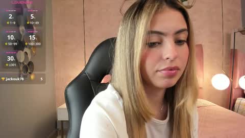 Snapshot of magic_fernanda chatting on September 9, 10:20 pm Fer online show from September 9, 10:20 pm