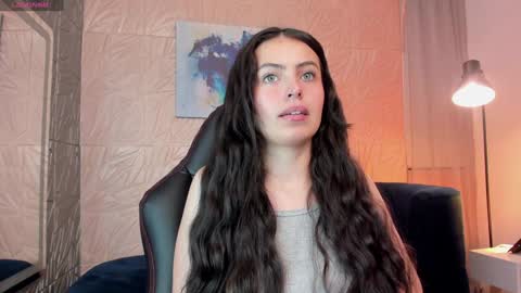 Snapshot of magic_fernanda chatting on December 6, 9:34 pm Fer online show from December 6, 9:34 pm
