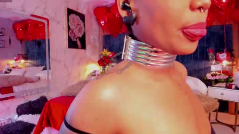 koko gomez online show from February 19, 5:05 am