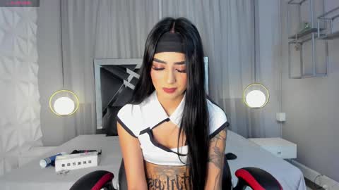 Snapshot of magic_scarlet chatting on February 22, 4:40 am Scarlet online show from February 22, 4:40 am