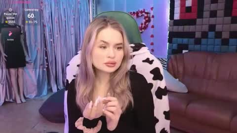 Jessica  Leila online show from February 10, 12:18 pm