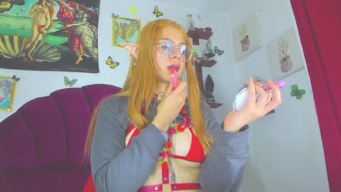 Snapshot of magical_orgasm chatting on January 20, 10:18 am Lorelei online show from January 20, 10:18 am