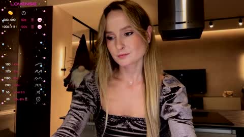 magicpeaach online show from December 20, 4:14 pm