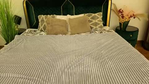 Emily online show from April 29, 6:16 am