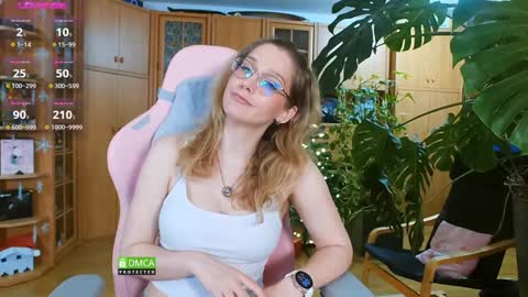 Nicole online show from December 18, 5:26 am
