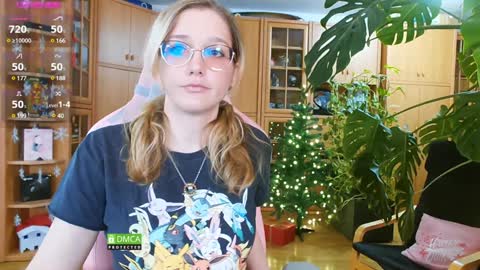 Nicole online show from December 13, 6:38 pm