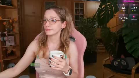 Nicole online show from October 6, 6:02 pm