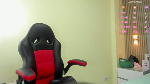 Snapshot of magievans1 chatting on October 22, 12:32 pm magievans1 online show from October 22, 12:32 pm