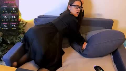 Jade online show from February 8, 11:47 am