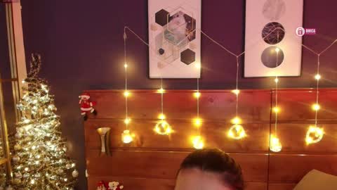 Dani online show from December 9, 11:15 am