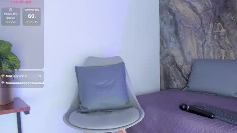 Snapshot of maia_520 chatting on September 10, 7:14 pm maia_520 online show from September 10, 7:14 pm