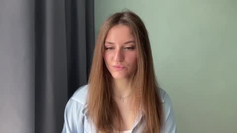 M I A online show from May 30, 8:34 am